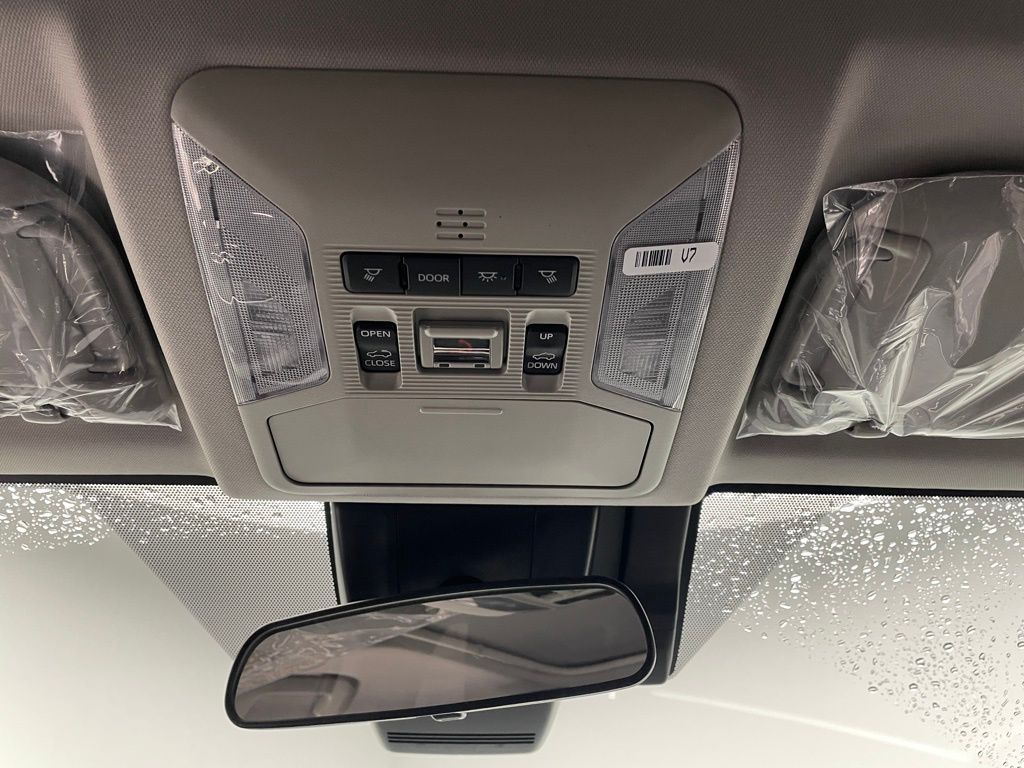 2025 Toyota RAV4 XLE 31