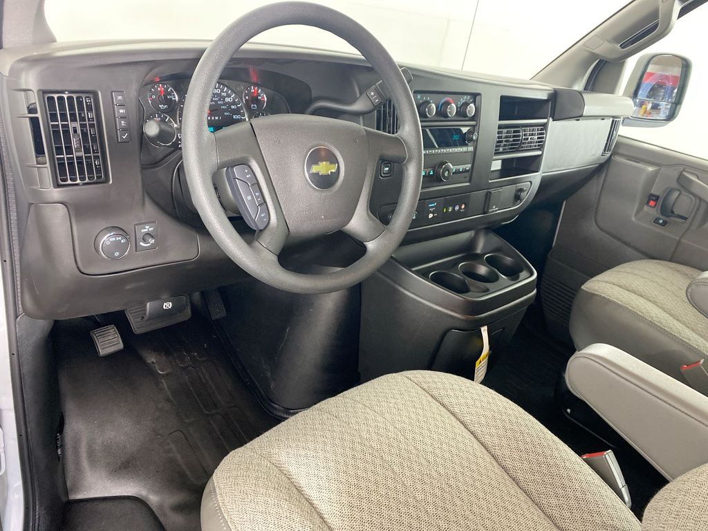 2024 Chevrolet Express 3500 LS 10