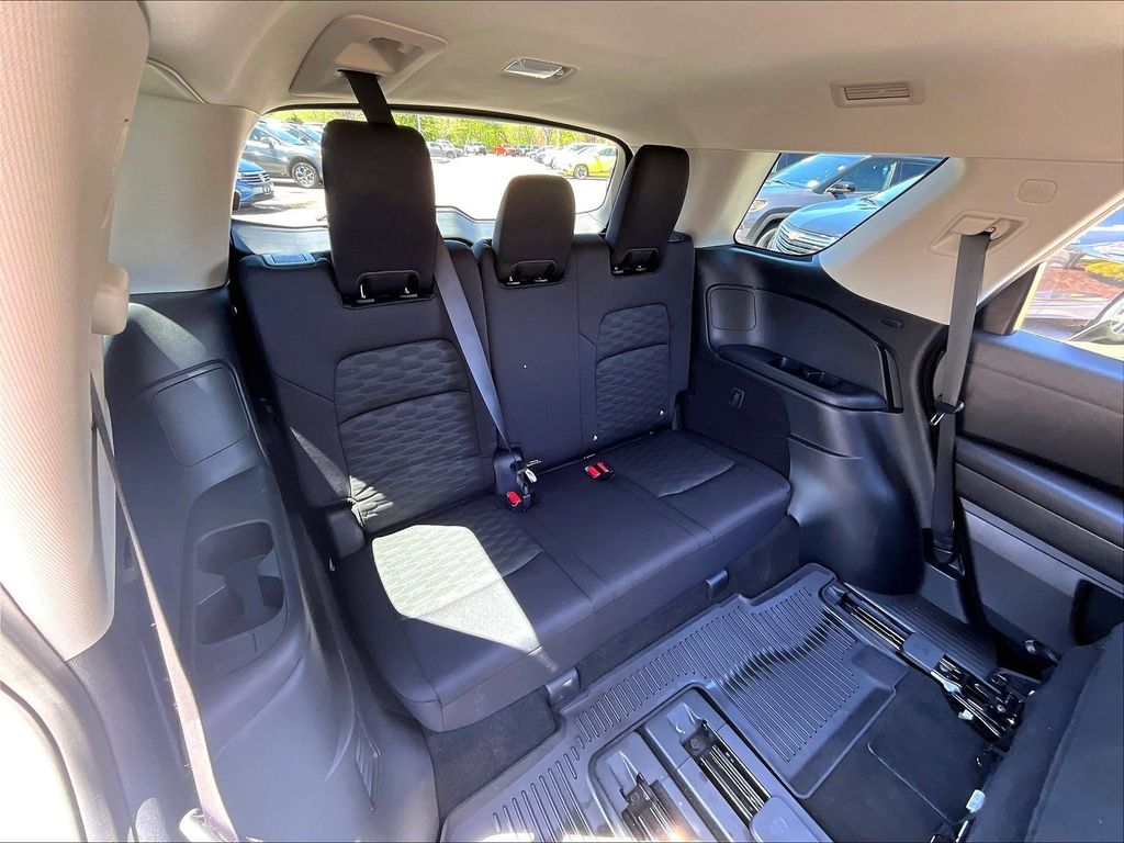 2023 Nissan Pathfinder — photo 17