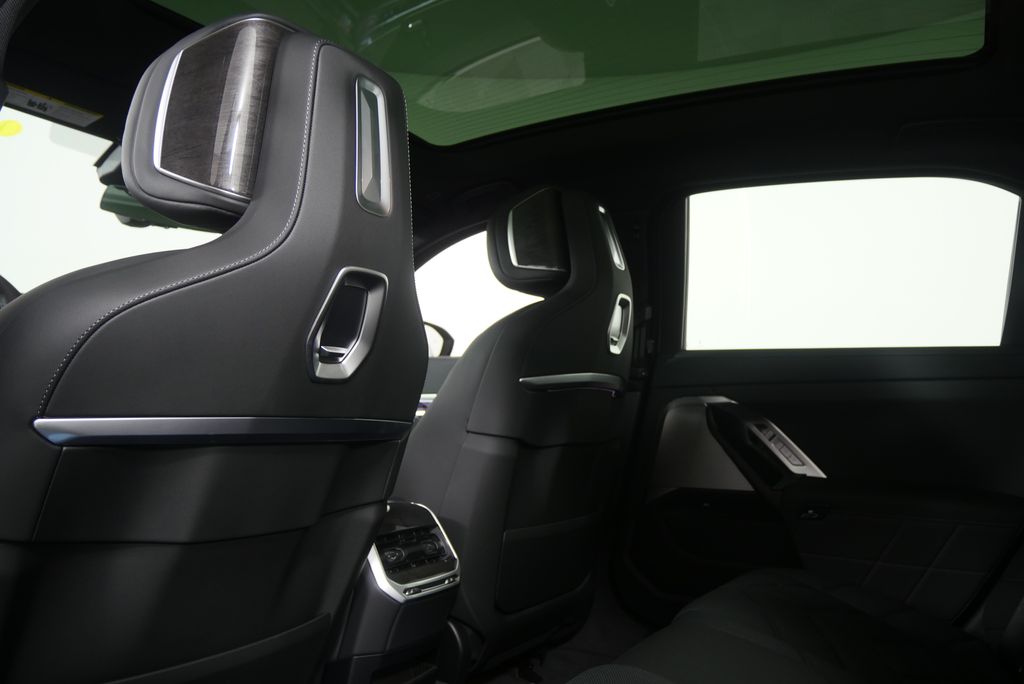 Thumbnail: 2026 BMW i7 - 16