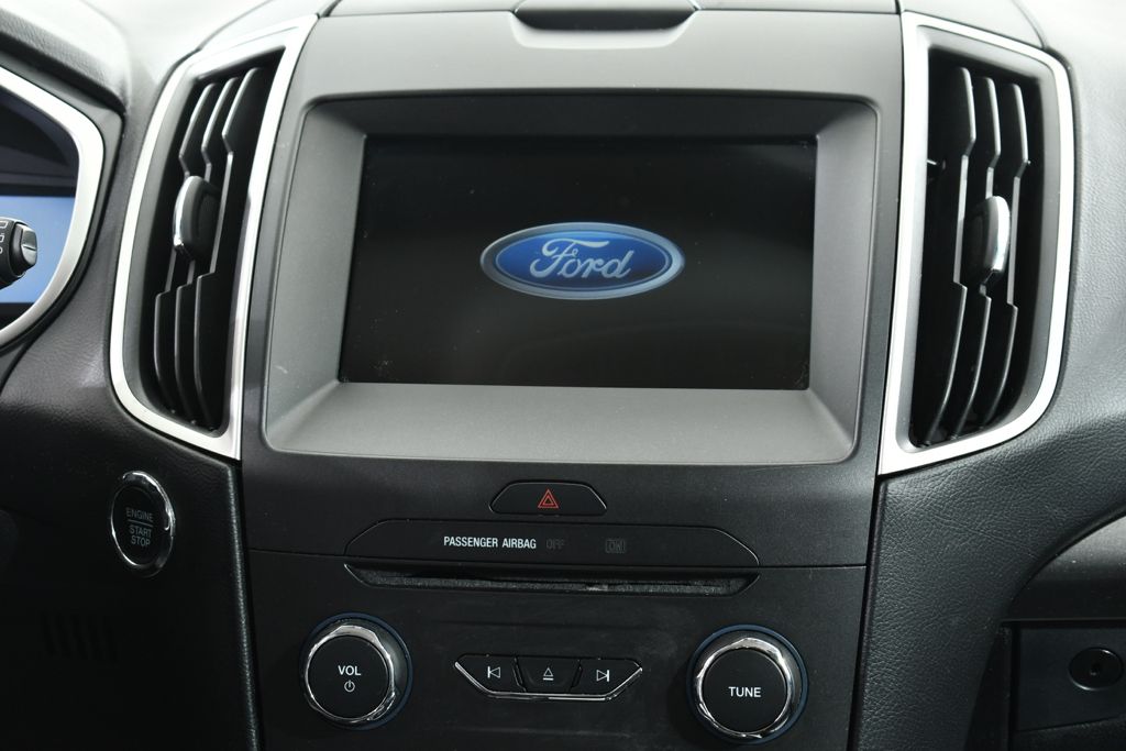 Used 2016 White Ford SEL image 9