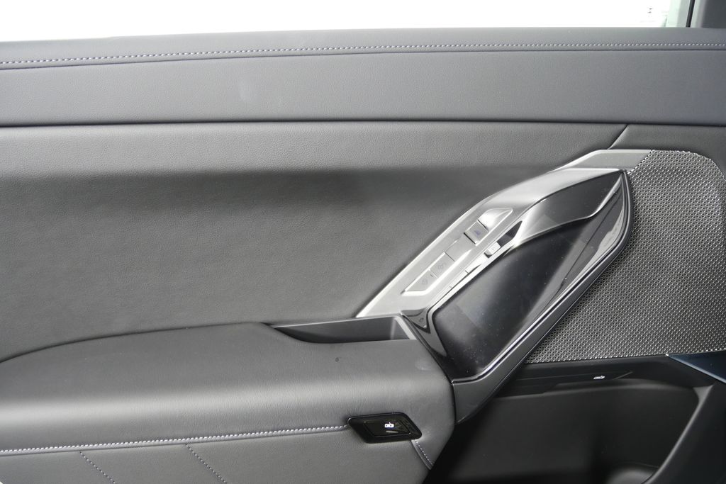 Thumbnail: 2026 BMW i7 - 13