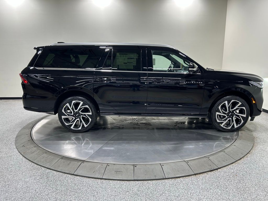 new 2026 Lincoln Navigator L car, priced at $130,970