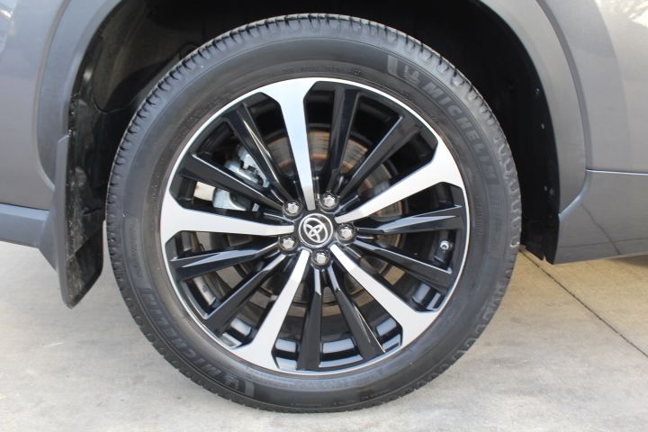 Used Car 2022 Toyota Highlander  Xse For Sale Under $35,000 In Georgetown, Texas