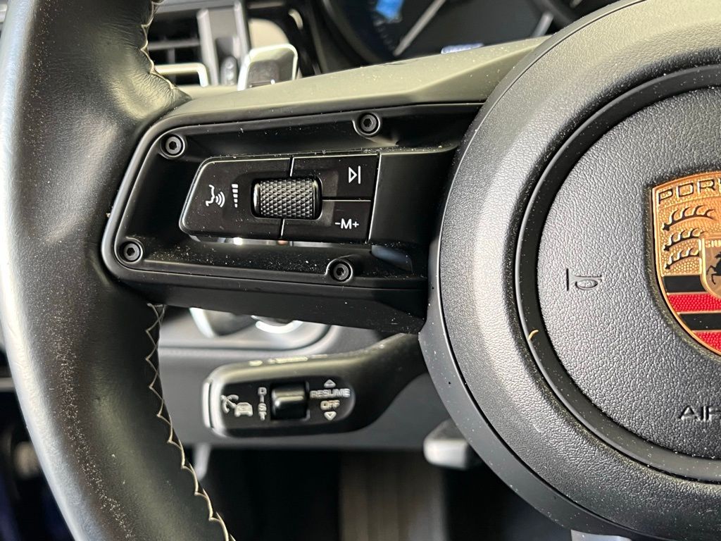 Thumbnail: 2023 Porsche Macan - 8