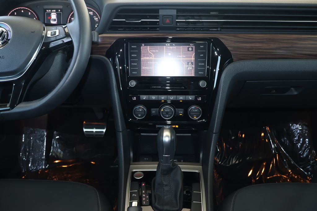 2020 Volkswagen Passat 2.0T 14