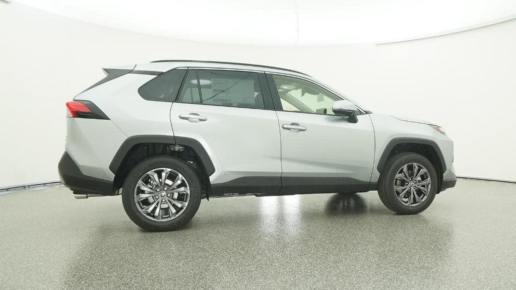 Thumbnail: 2025 Toyota RAV4 - 13