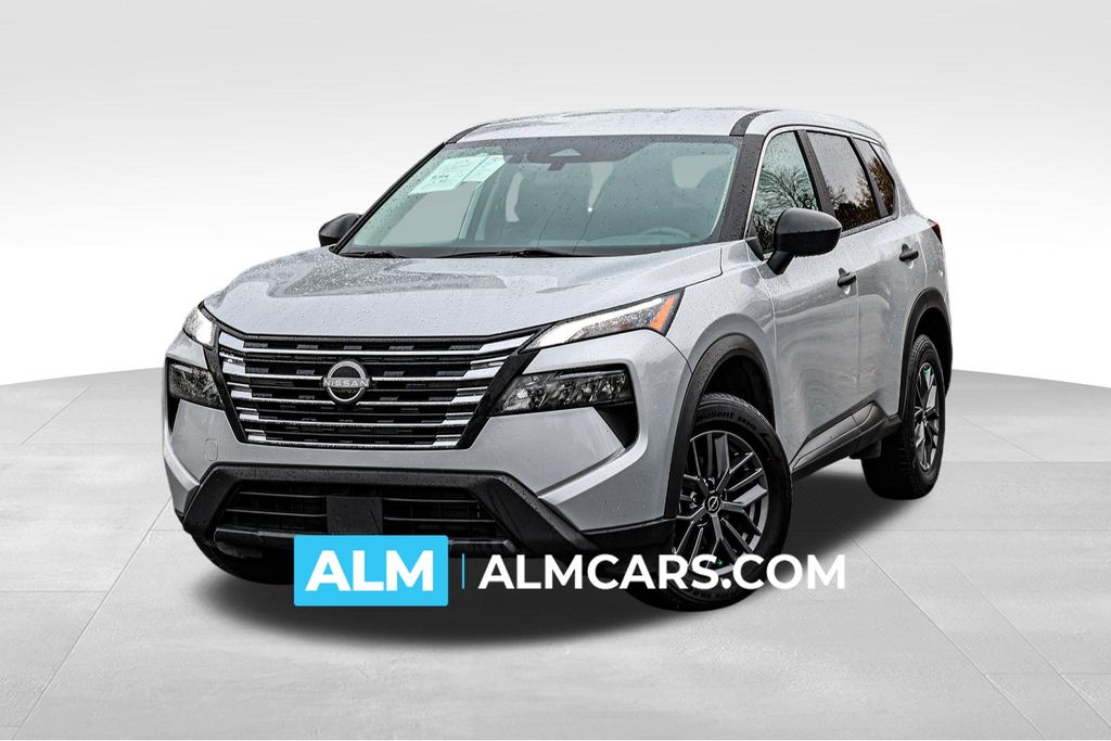 2024 Nissan Rogue S's photo