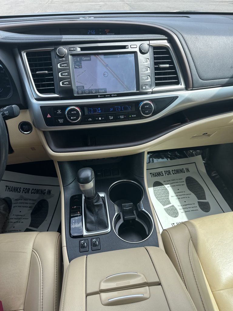 2019 Predawn Gray Mica Toyota Highlander XLE FWD SUV
