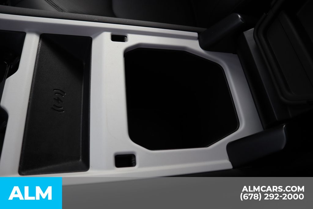 Used 2025 Black Land Rover S image 43