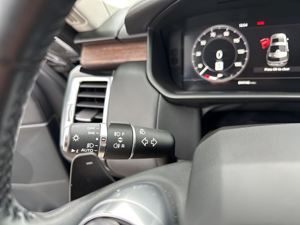 Used Car 2020 Land Rover Discovery  Hse Luxury For Sale Under $30,000 In Austin, Texas