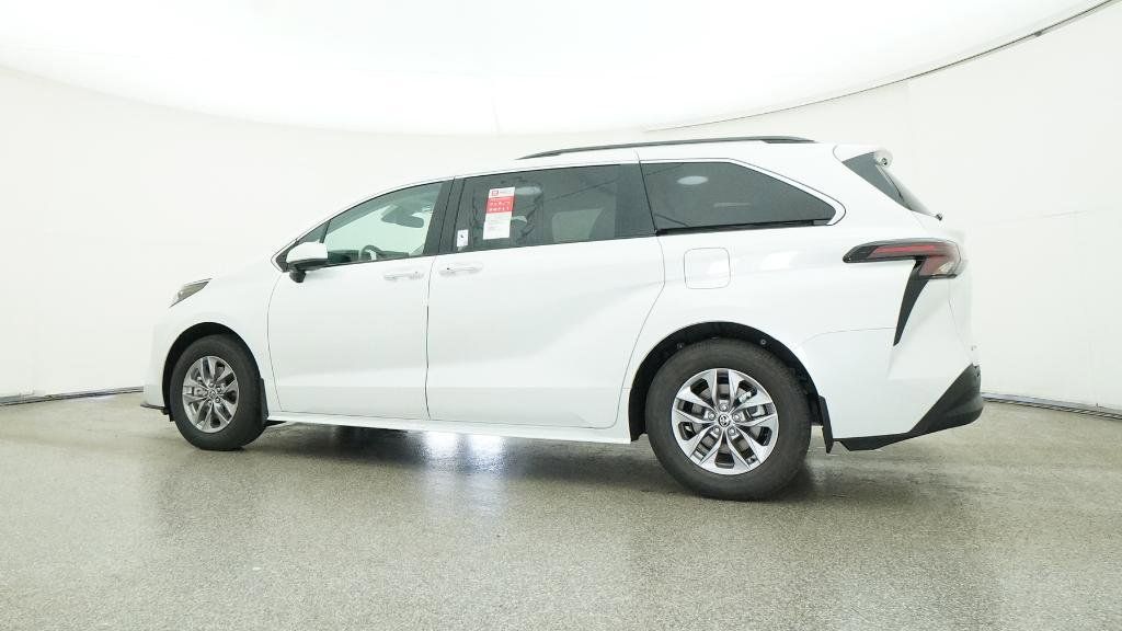 Thumbnail: 2025 Toyota Sienna - 21