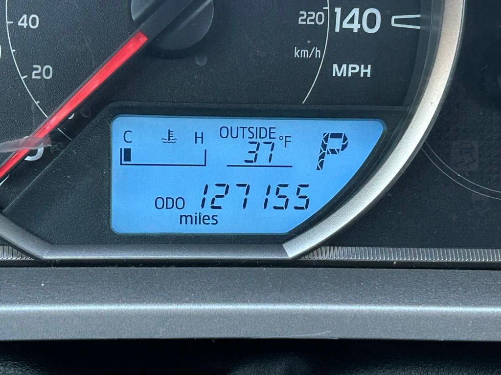 Thumbnail: 2013 Toyota RAV4 - 23