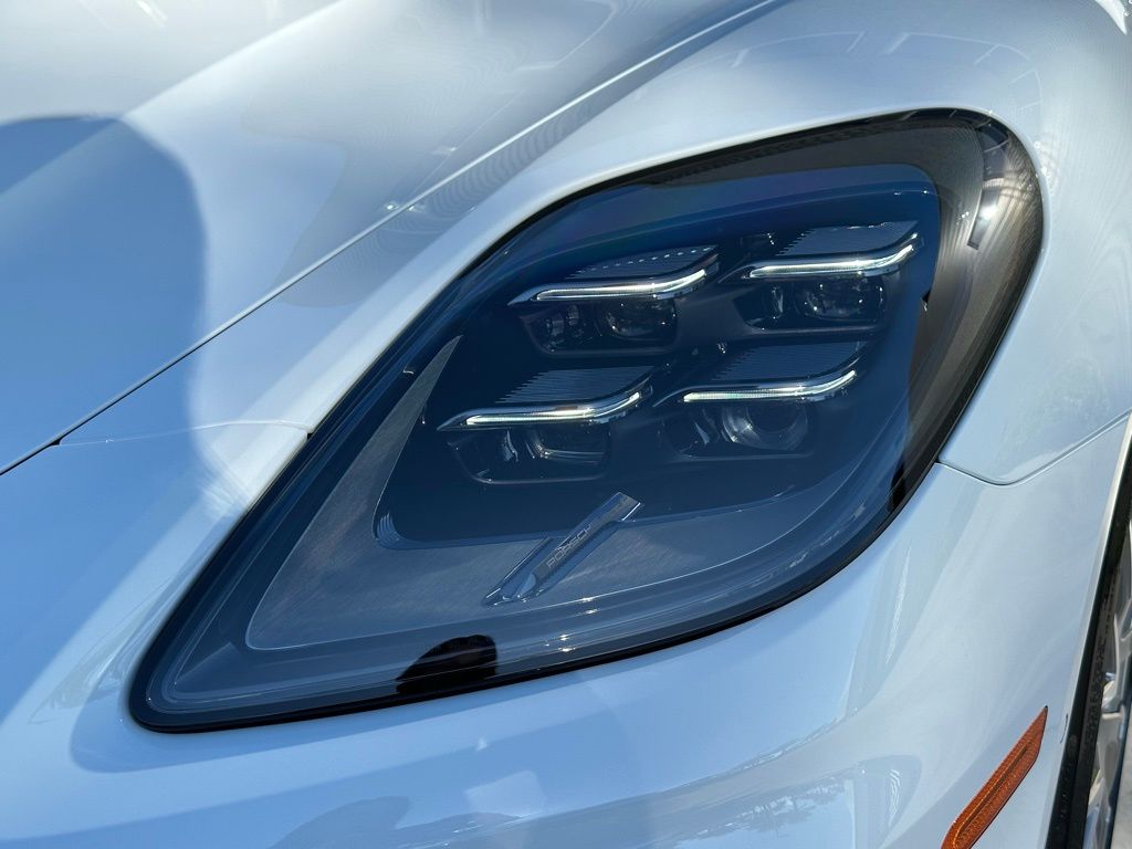 Thumbnail: 2026 Porsche Panamera - 13