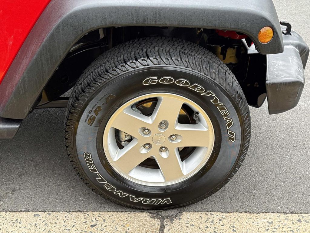 Thumbnail: 2016 Jeep Wrangler - 17