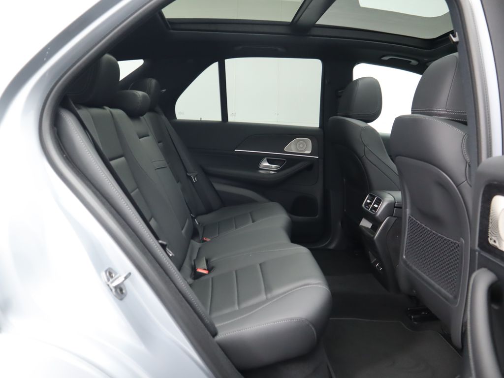 2025 Mercedes-Benz GLE 450 24