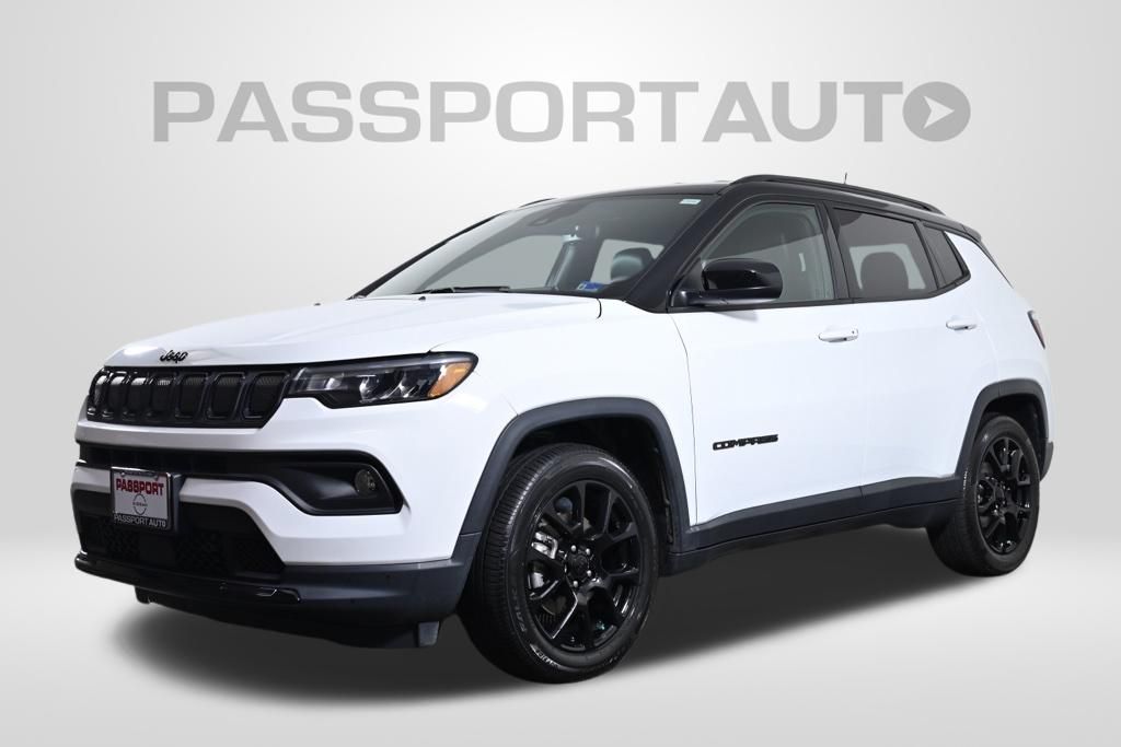 Bright White Clearcoat 2022 Jeep Compass SUV / Crossover Front-Wheel Drive Automatic