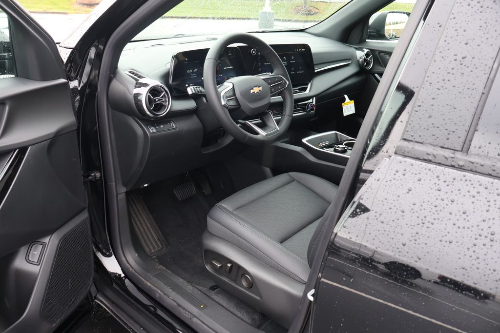 Thumbnail: 2026 Chevrolet Equinox - 13