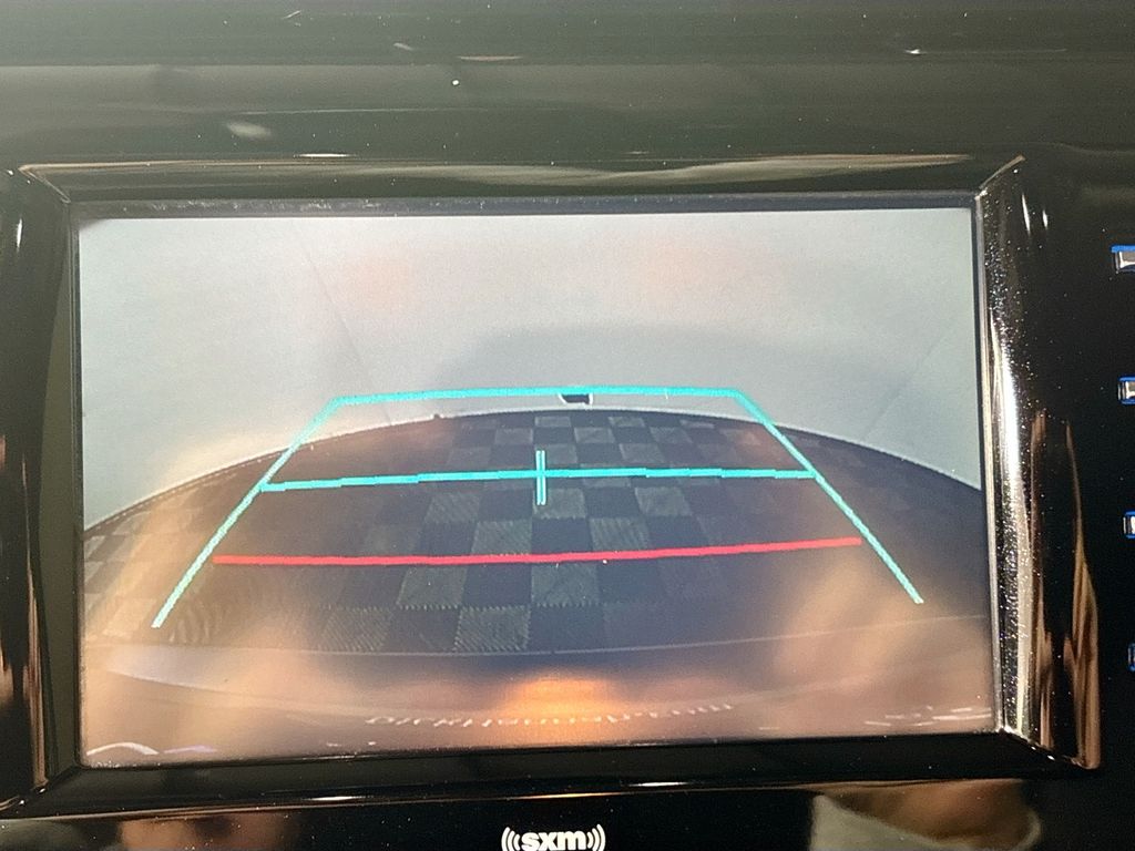 2020 Toyota Camry Hybrid SE