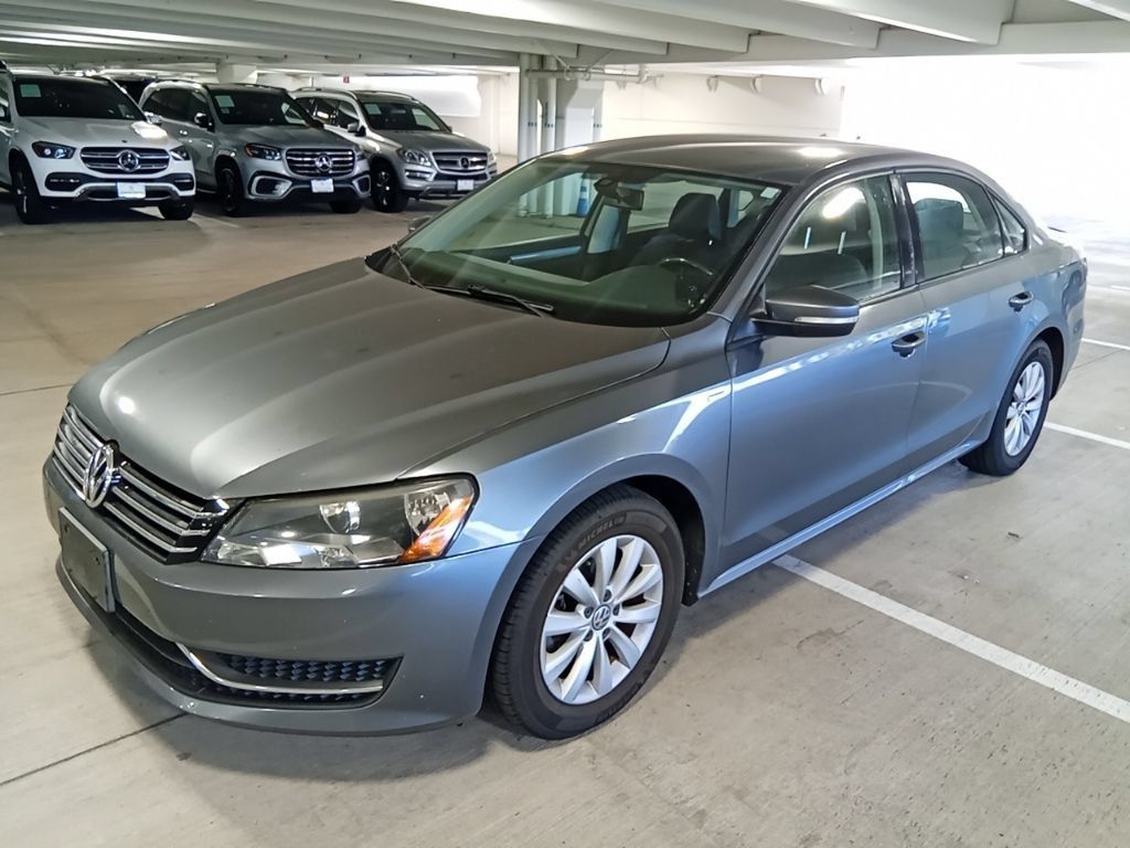 Platinum Gray Metallic 2014 Volkswagen Passat Sedan Front-Wheel Drive 6-Speed Automatic