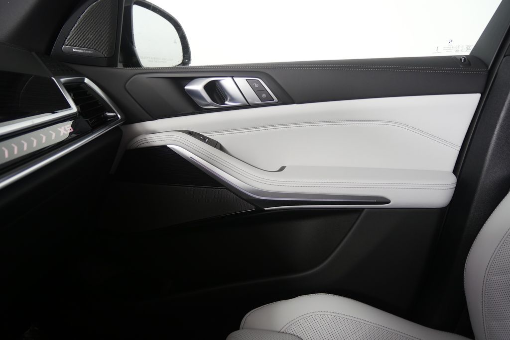 Thumbnail: 2026 BMW X5 - 23