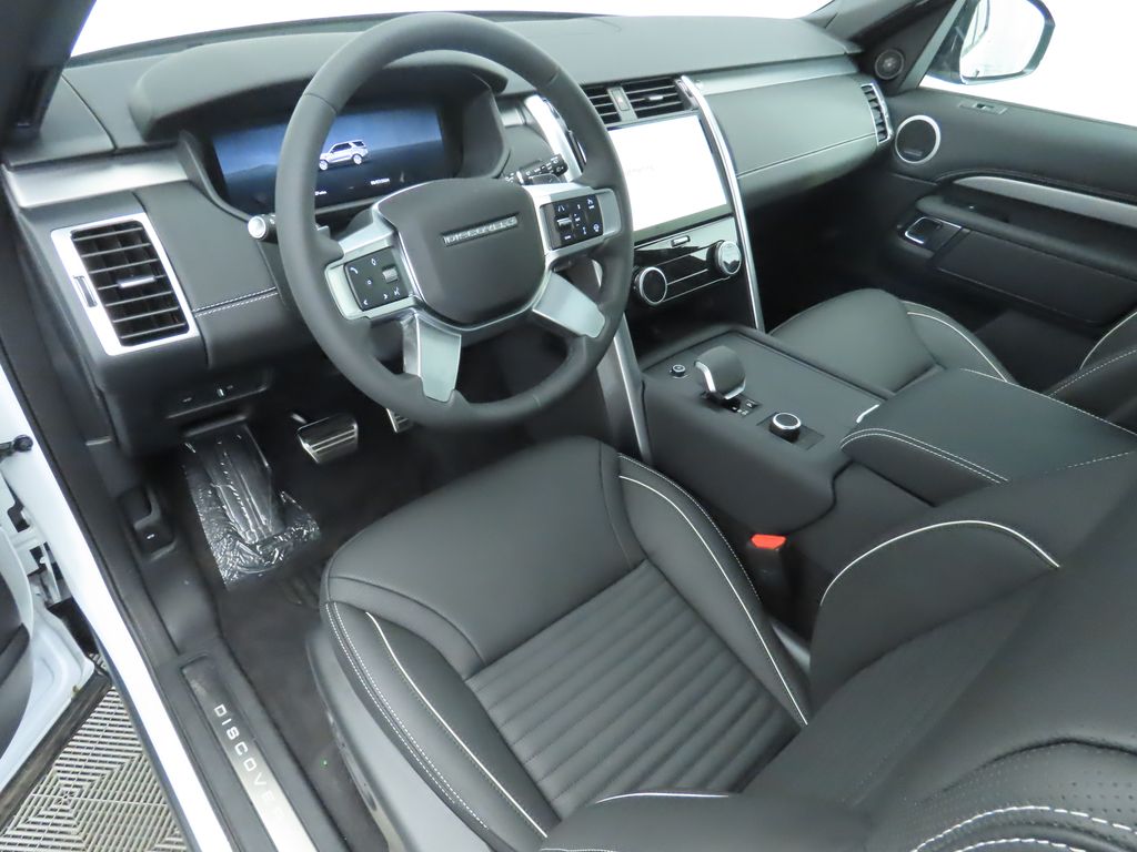 Thumbnail: 2024 Land Rover Discovery - 9