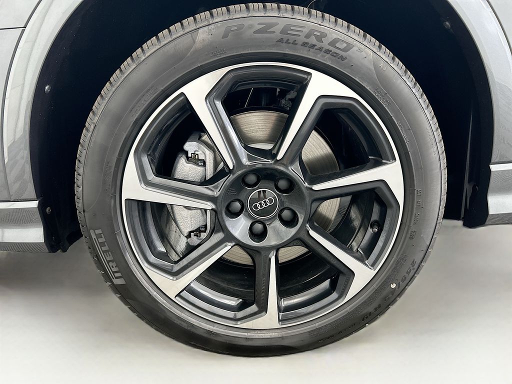 Thumbnail: 2025 Audi Q3 - 30