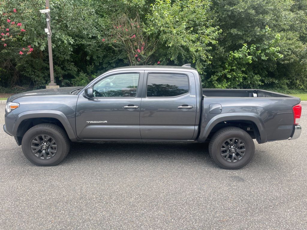 2022 Toyota Tacoma SR5 3