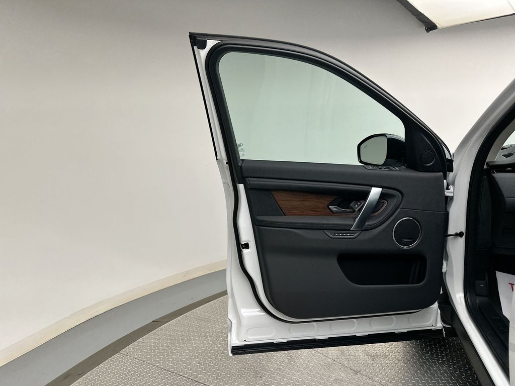 2024 Land Rover Discovery Sport S 6
