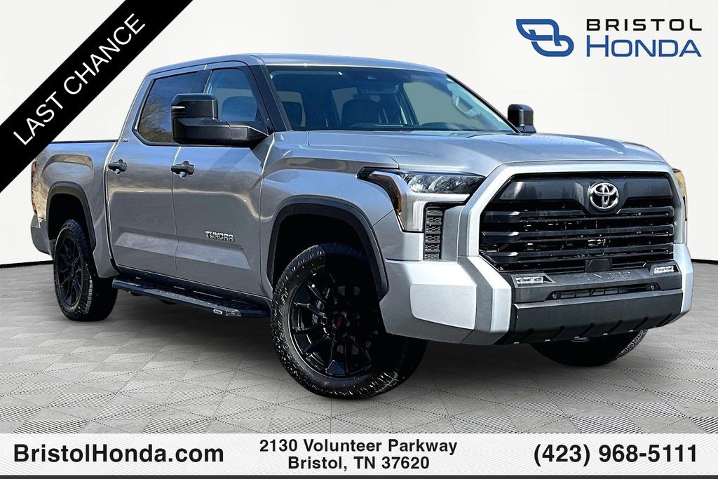 Celestial Silver Metallic 2022 Toyota Tundra SR5 CrewMax Cab 4WD Pickup Truck Four-Wheel Drive Automatic