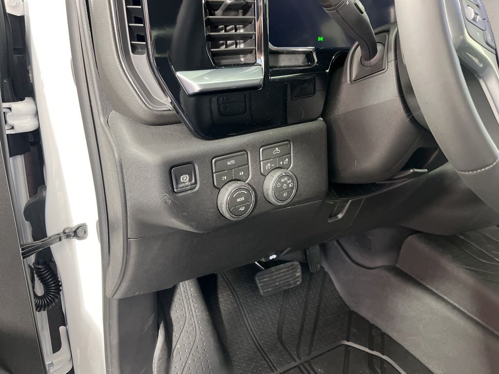 Thumbnail: 2026 Chevrolet Silverado 1500 - 24