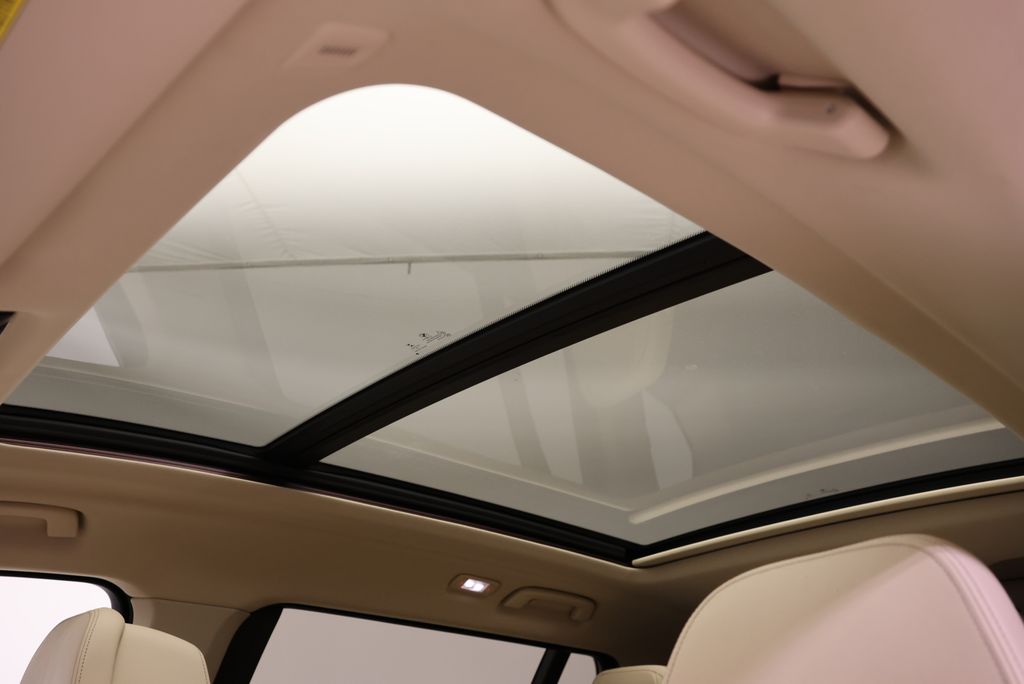 Thumbnail: 2019 BMW X7 - 15