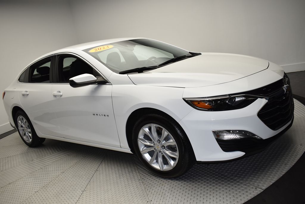 Thumbnail: 2023 Chevrolet Malibu - 3