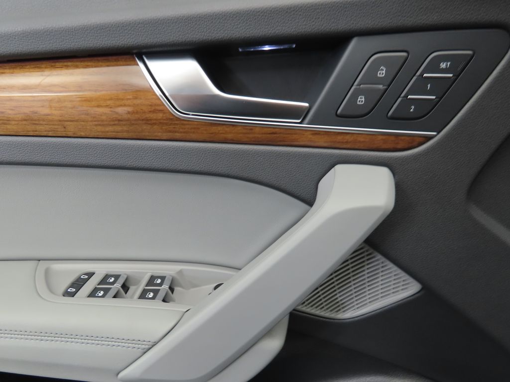 2022 Audi Q5 e Prestige 24