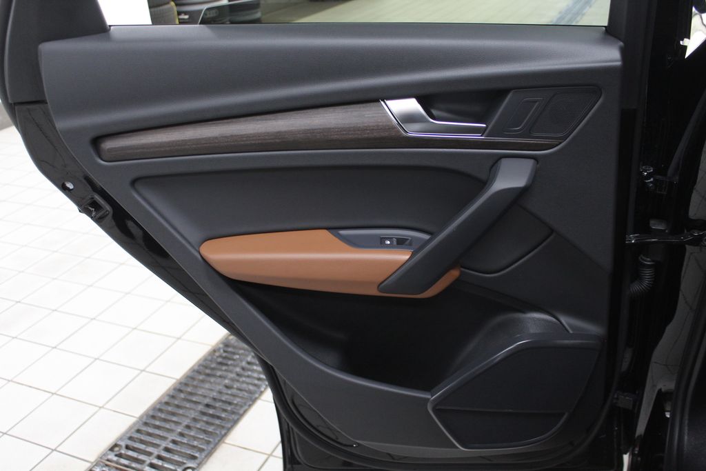 Thumbnail: 2025 Audi Q5 - 26