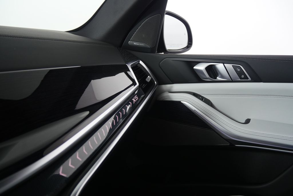 Thumbnail: 2026 BMW X5 - 25