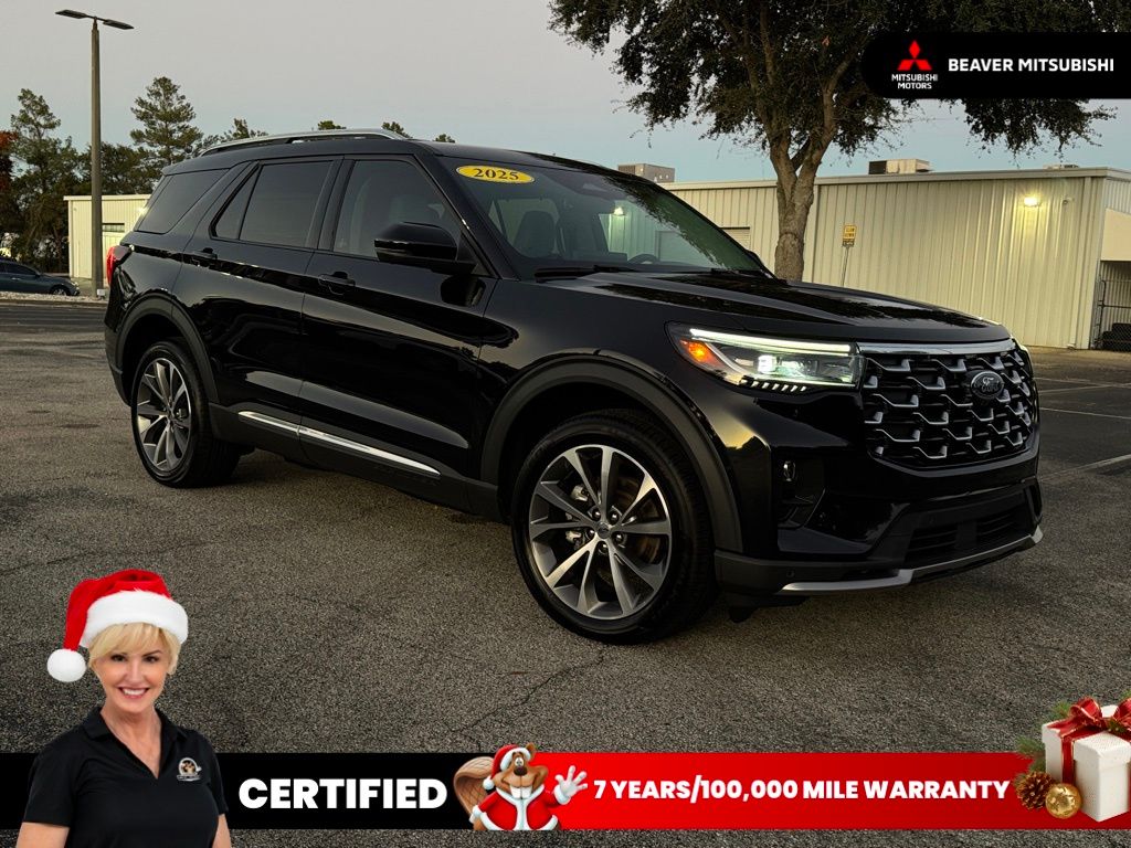 2025 Ford Explorer Platinum's photo