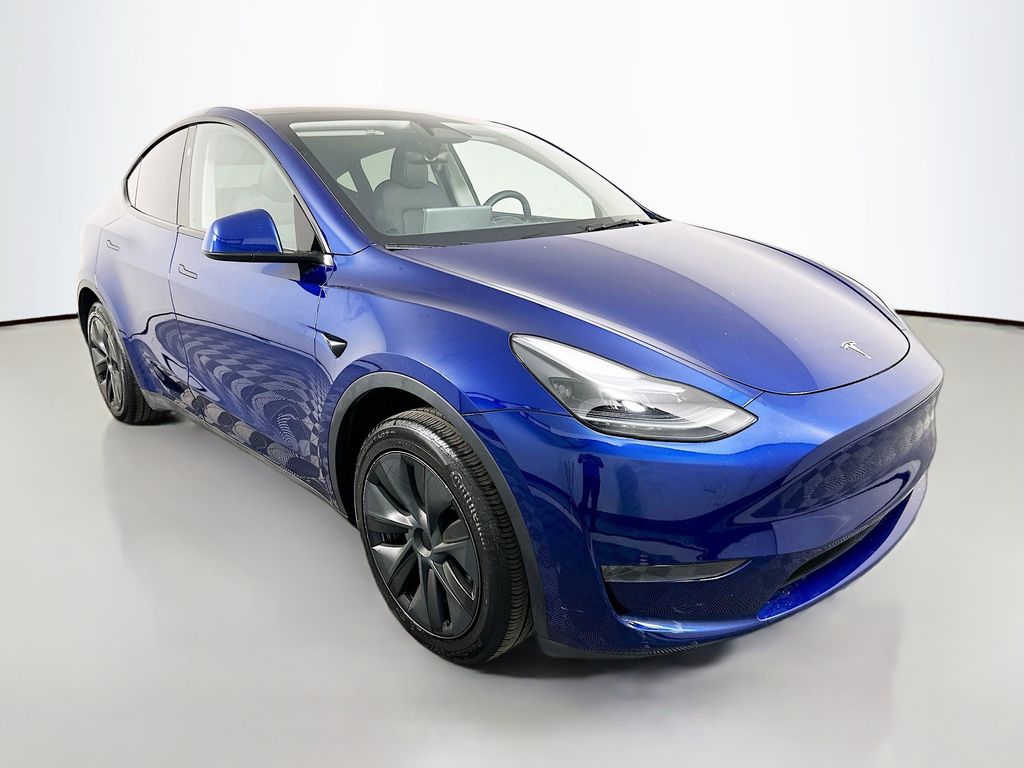 Thumbnail: 2025 Tesla Model Y - 3