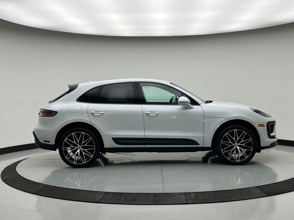 Thumbnail: 2026 Porsche Macan - 8