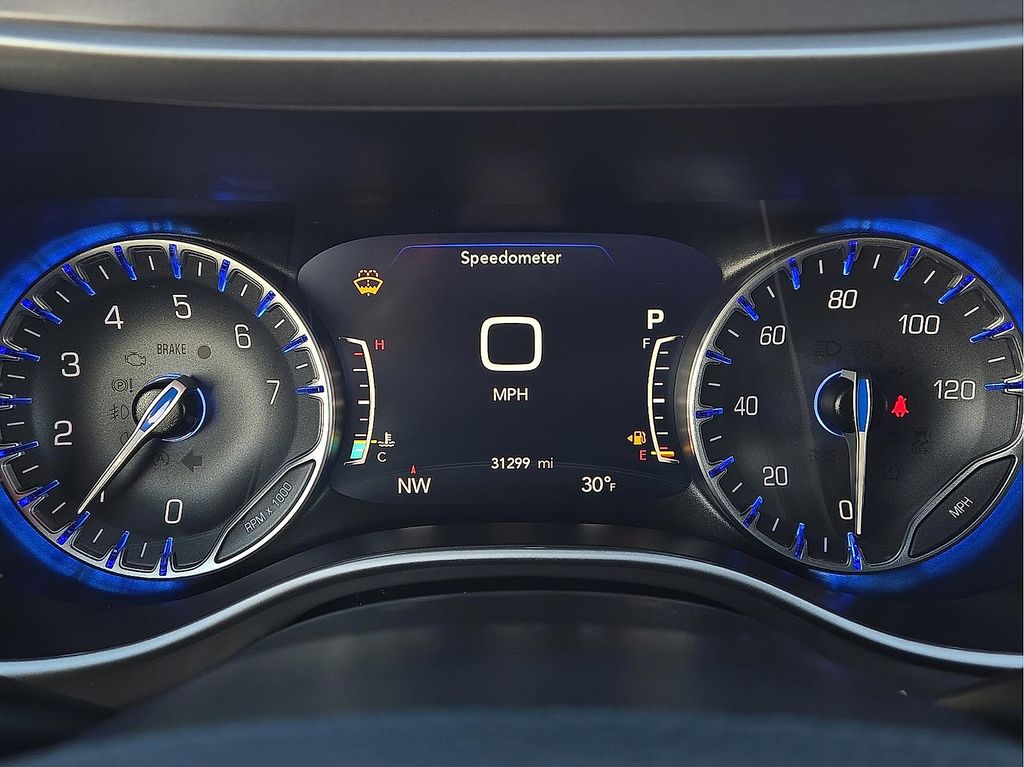 Used 2025 Chrysler Pacifica For Sale in Farmington, AR