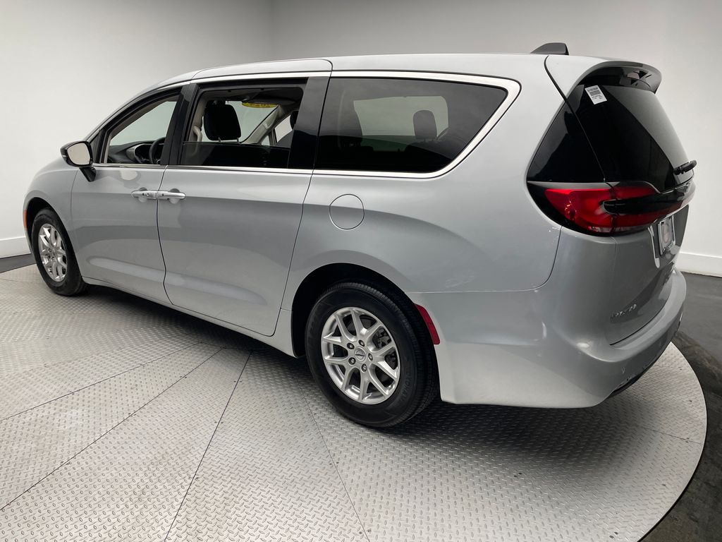 Thumbnail: 2024 Chrysler Pacifica - 7