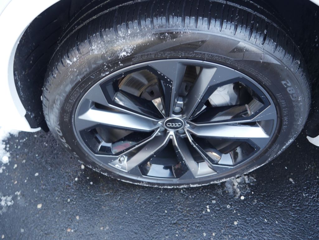 Thumbnail: 2025 Audi Q7 - 11