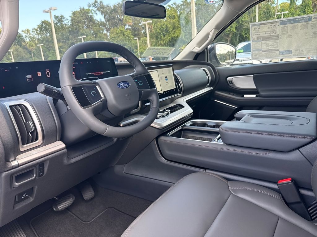 2025 Ford Expedition MAX photo 4