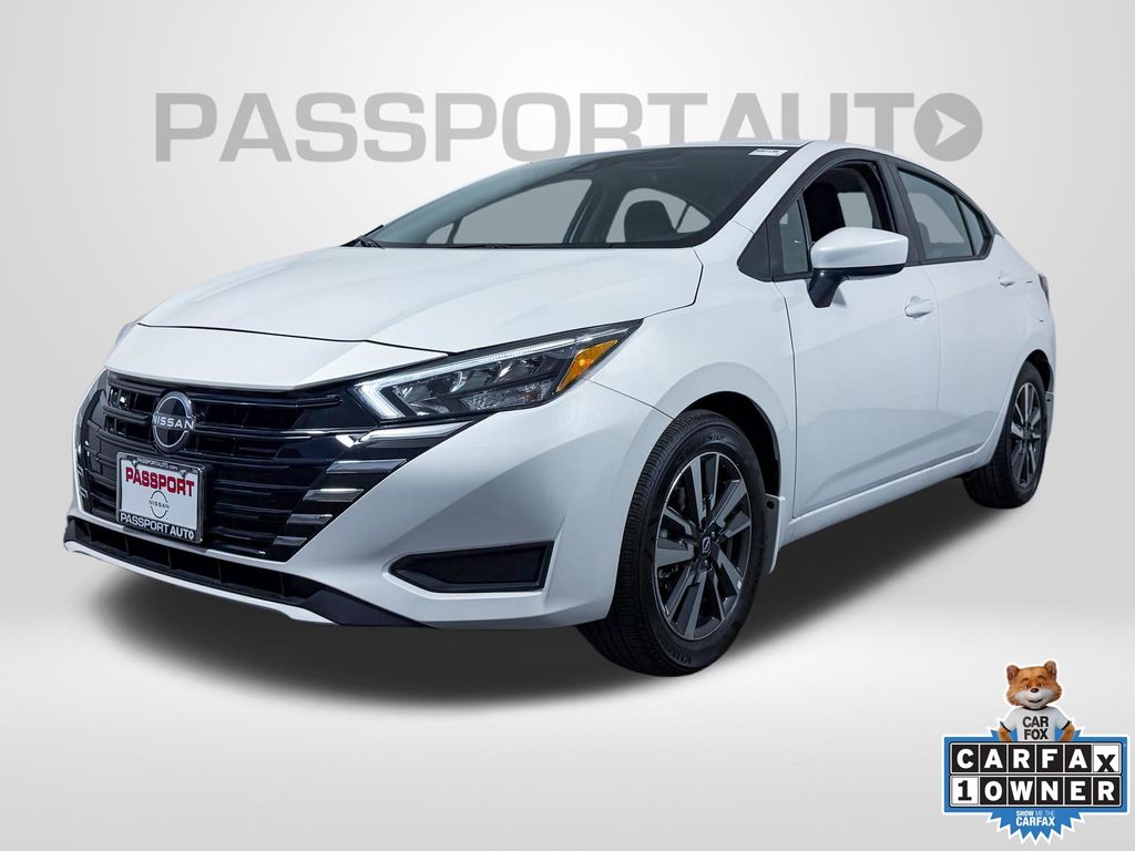 Aspen White Tricoat 2025 Nissan Versa Sedan Front-Wheel Drive Continuously Variable Transmission