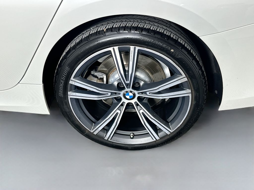 Thumbnail: 2024 BMW 3 Series - 31