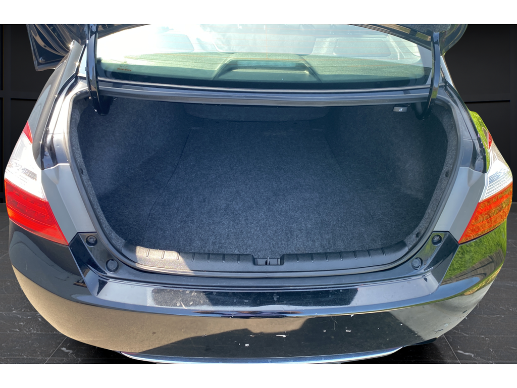 Used 2013 Black Honda EX-L image 26