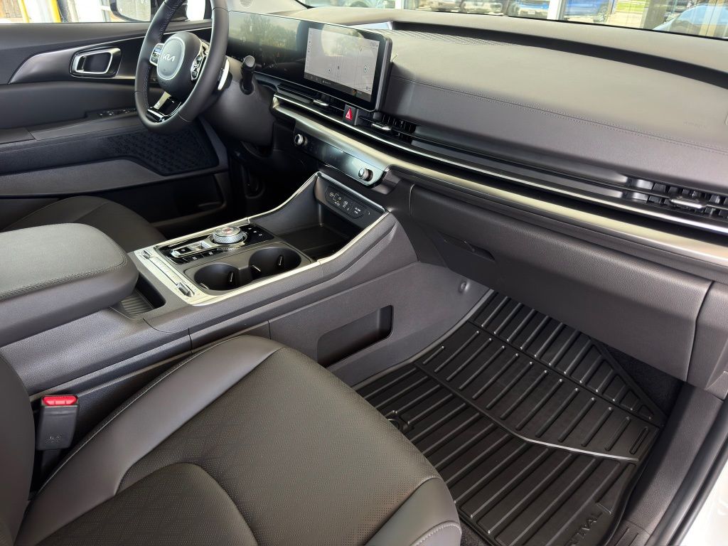 2026 Kia Carnival Hybrid SX White at Community Kia