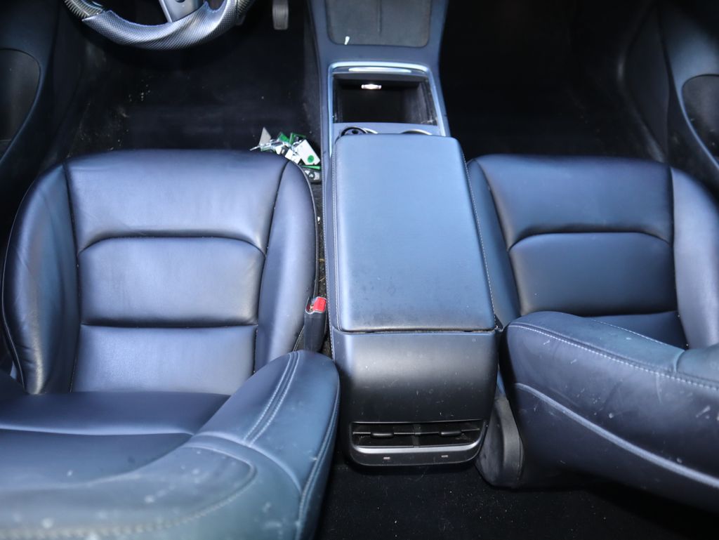 Thumbnail: 2022 Tesla Model 3 - 7