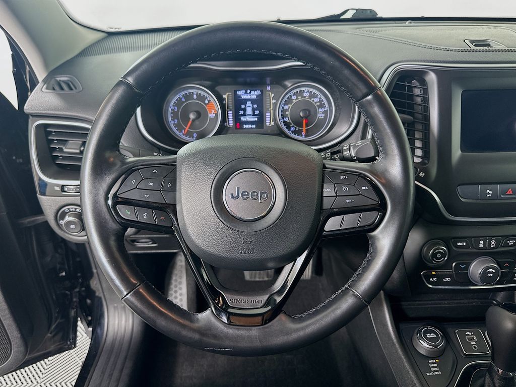 Thumbnail: 2021 Jeep Cherokee - 11