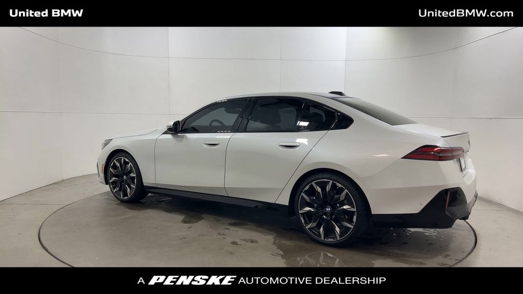 Thumbnail: 2025 BMW 5 Series - 6